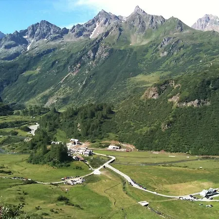 Zwargji Gæstehus 3*